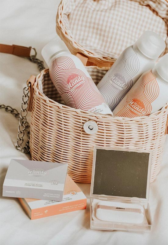Blotting Papers: Your Guide to Oil-Free Skin & Perfect Makeup