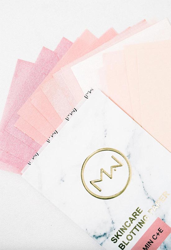Blotting Papers: Your Guide to Oil-Free Skin & Perfect Makeup