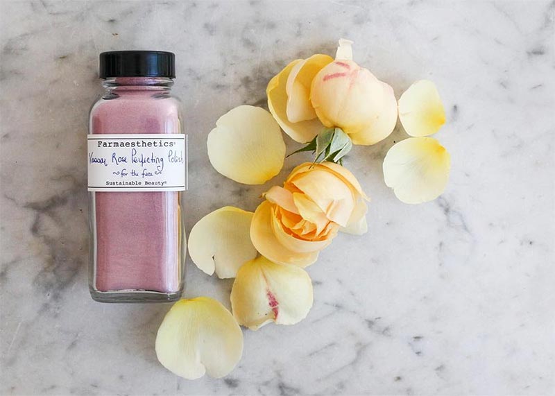 Powder Cleansers: Your Guide to Gentle & Convenient Exfoliation