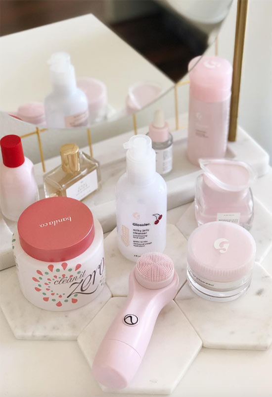Facial Cleansing Brushes: Benefits, How-To & Best Practices
