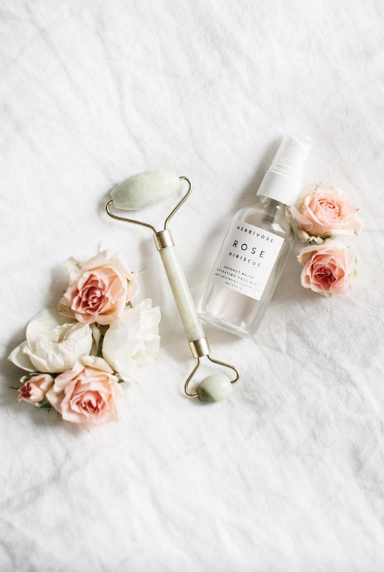 Jade Rollers: Benefits, Myths & How to Use for Glowing Skin