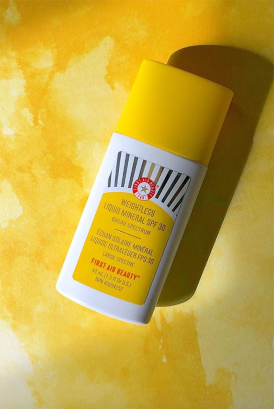 Top 23 Sunscreens for Oily Skin: Non-Greasy & Effective