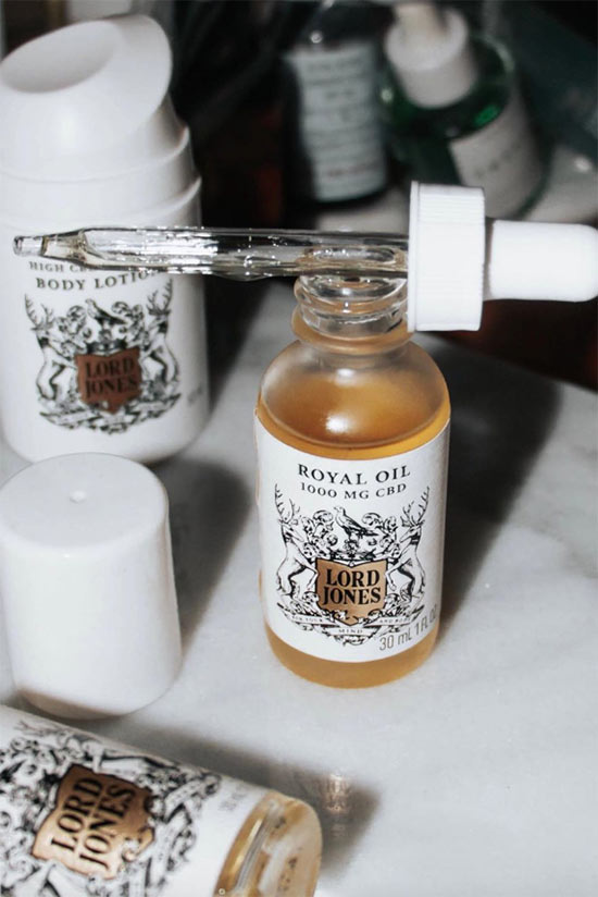 The Ultimate Guide to Dry Skin Care: Routine, Remedies & Products