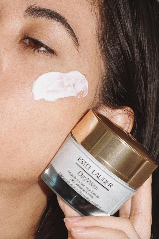 The Ultimate Guide to Dry Skin Care: Routine, Remedies & Products