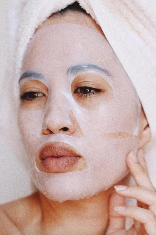 The Ultimate Guide to Dry Skin Care: Routine, Remedies & Products