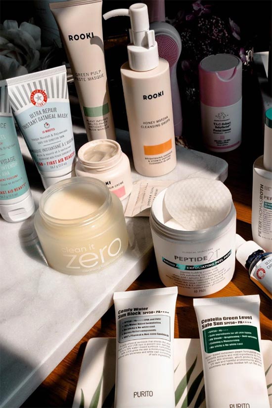 The Ultimate Guide to Dry Skin Care: Routine, Remedies & Products