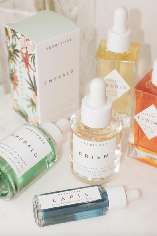The Ultimate Guide to Oily Skin Care: Products, Routine & Tips