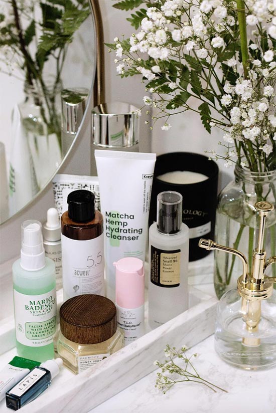 The Ultimate Guide to Oily Skin Care: Products, Routine & Tips