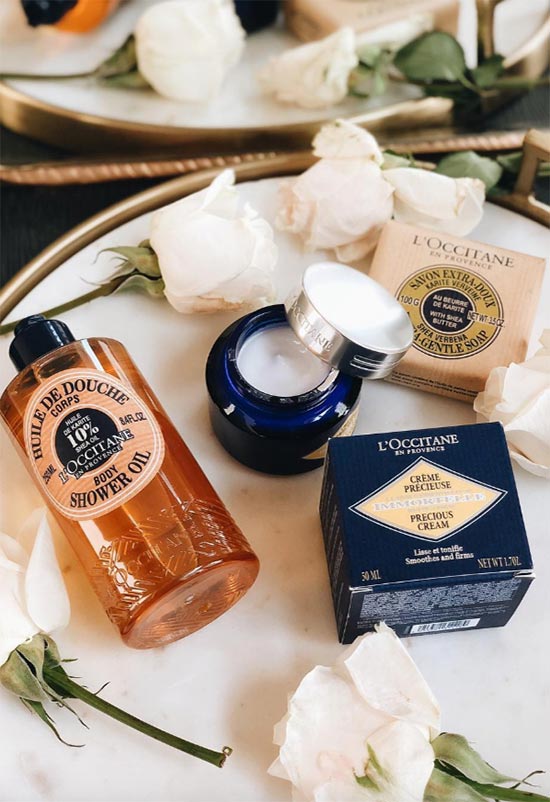 Top 15 Shower & Bath Oils for Soft, Glowing Skin | Natural Cleansing