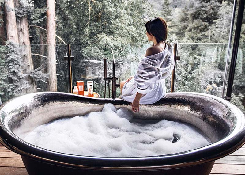 Top 15 Shower & Bath Oils for Soft, Glowing Skin | Natural Cleansing