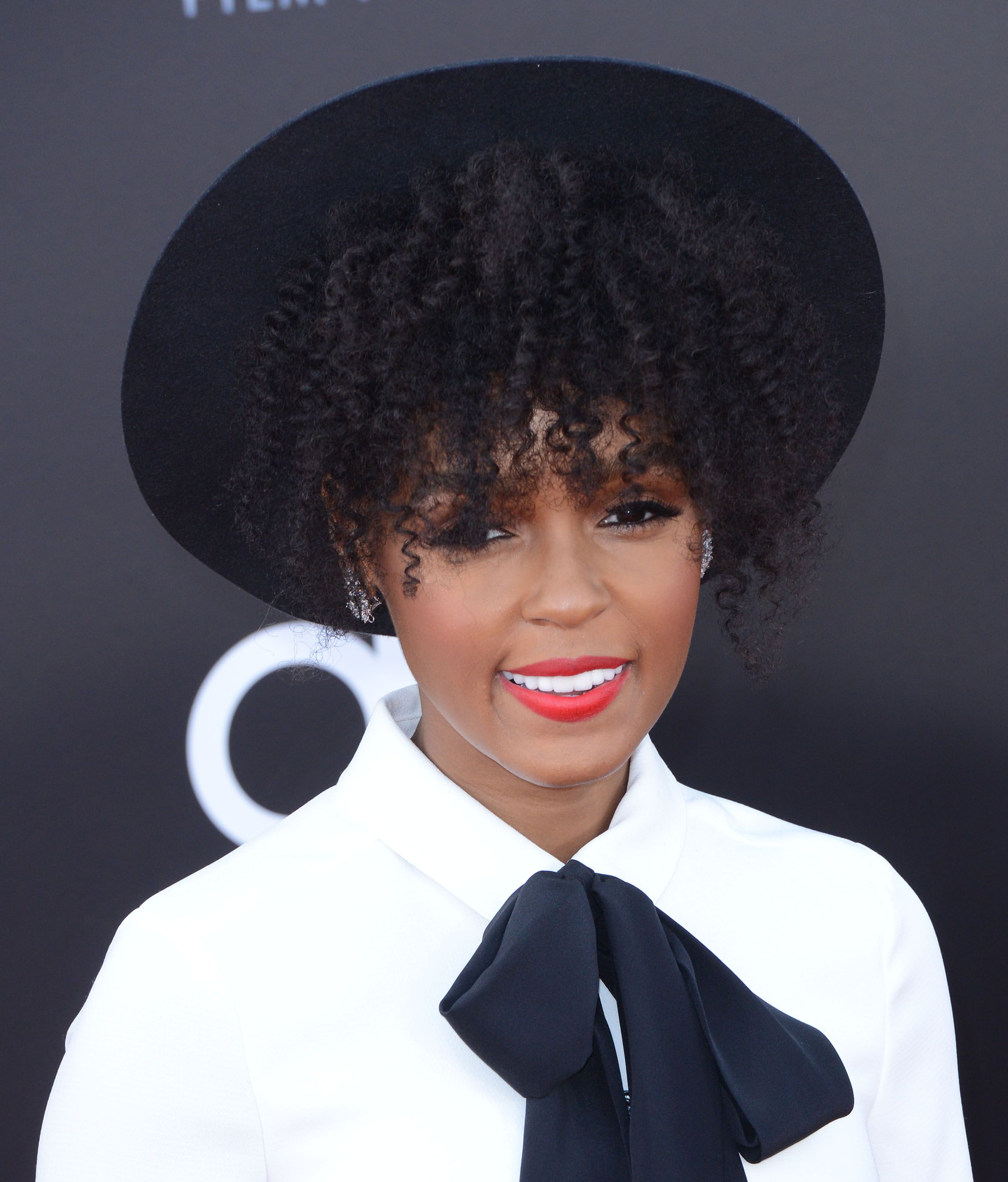 Curly Hairstyles: 75+ Stunning Styles to Embrace Your Texture