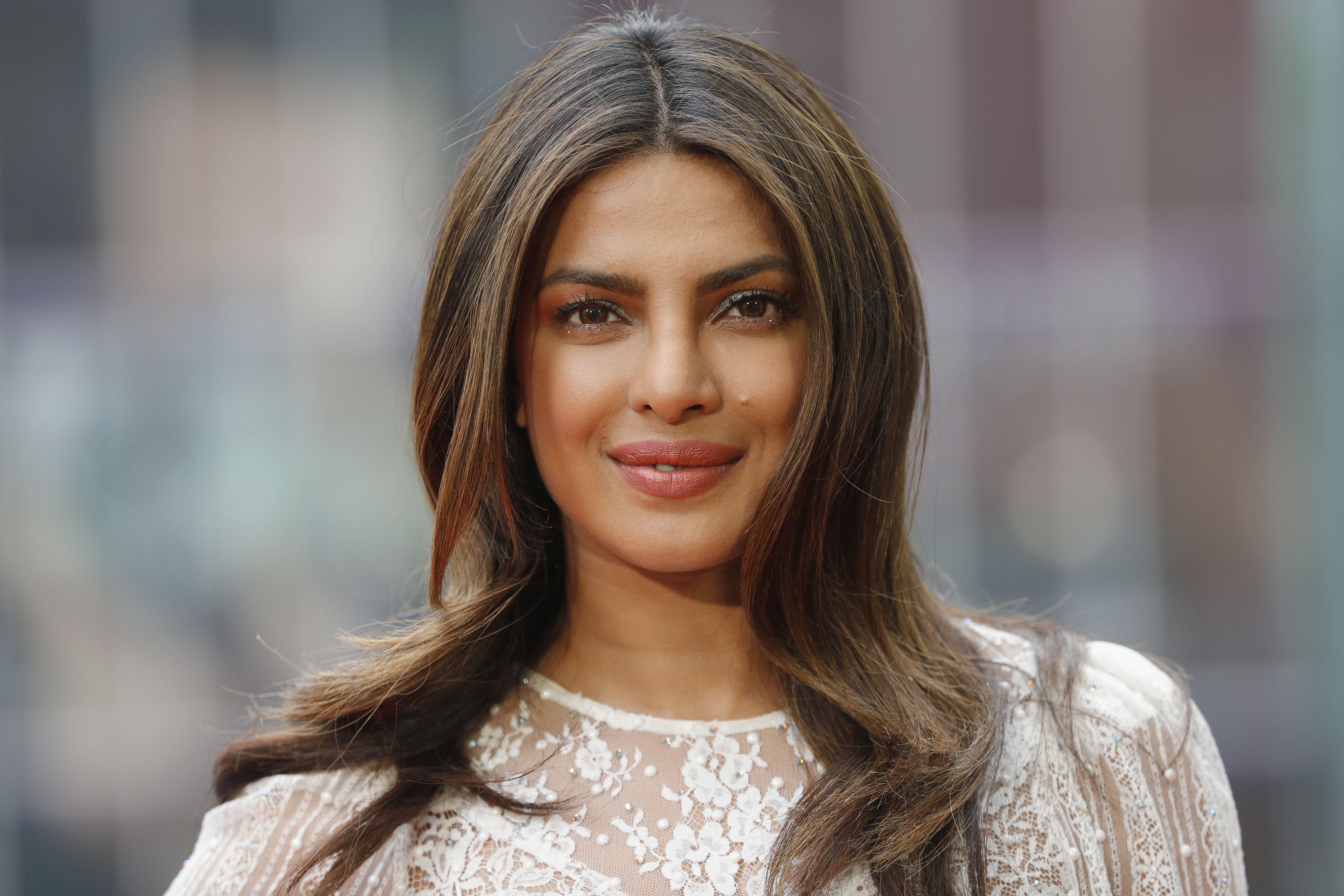 Layered Haircuts & Hairstyles: Find the Perfect Style for Your Face