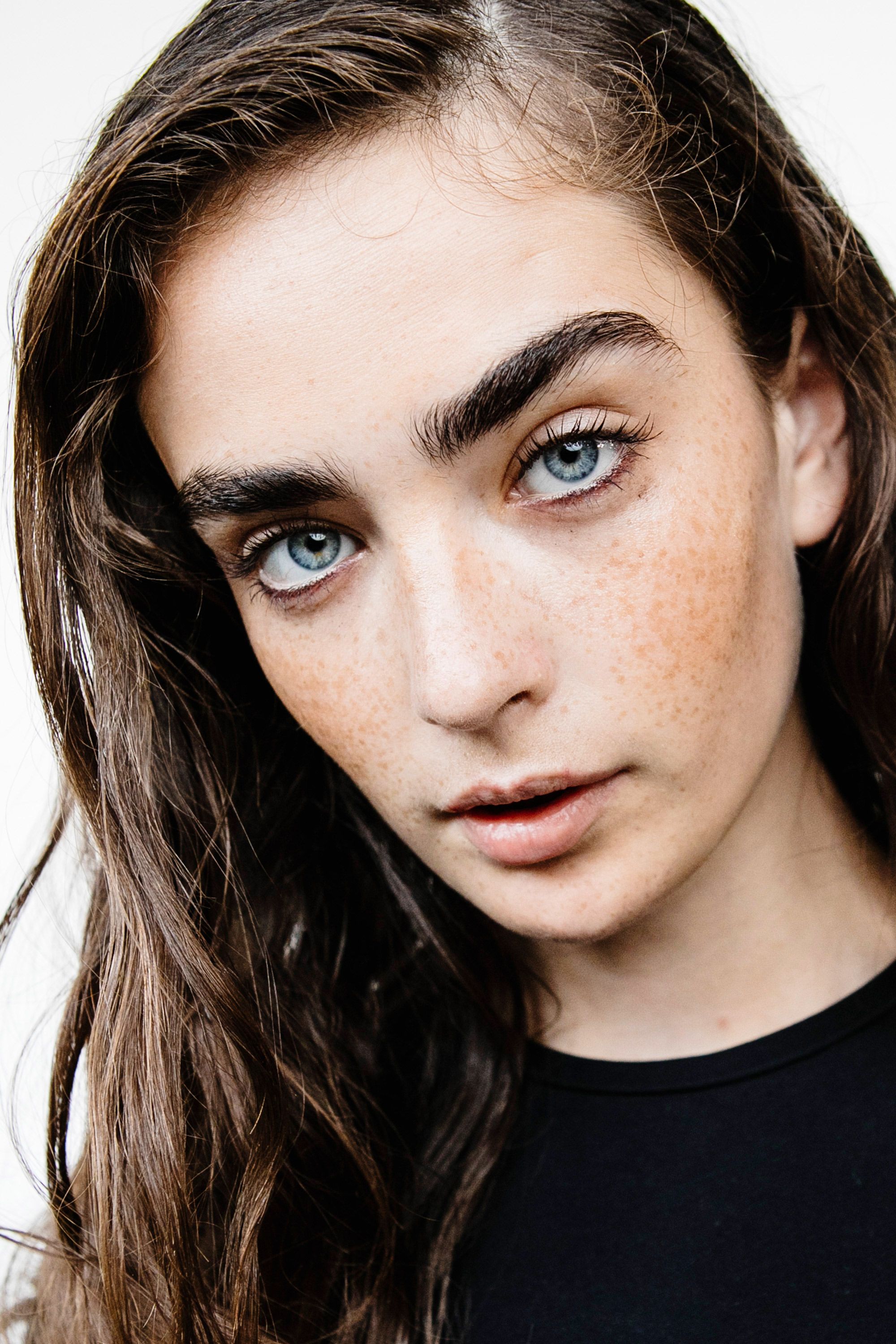 Best Eyebrow Gels: Top 16 for Defined & Full Brows - 2024