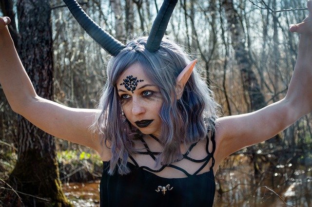 Halloween Makeup: Expert Tips & Tricks for a Stunning Look
