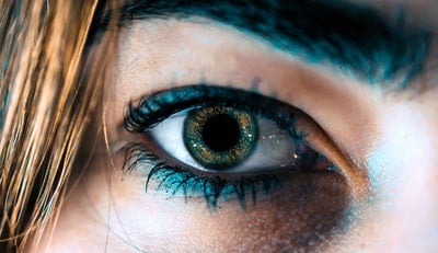 Safe & Effective Eye Makeup Application: Best Practices & Techniques