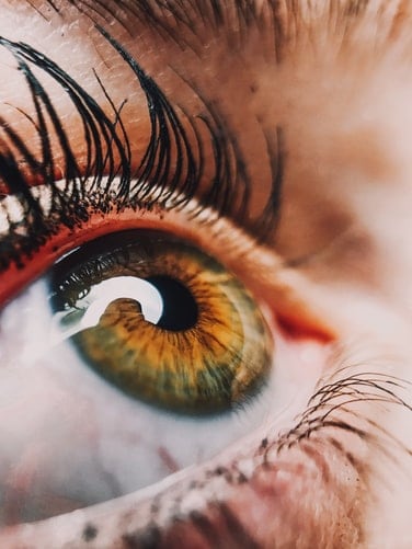 Natural & Anti-Aging Makeup: Find the Right Products for Your Skin