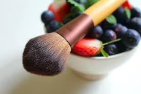 The Benefits of Natural Makeup: Find the Right Products for You