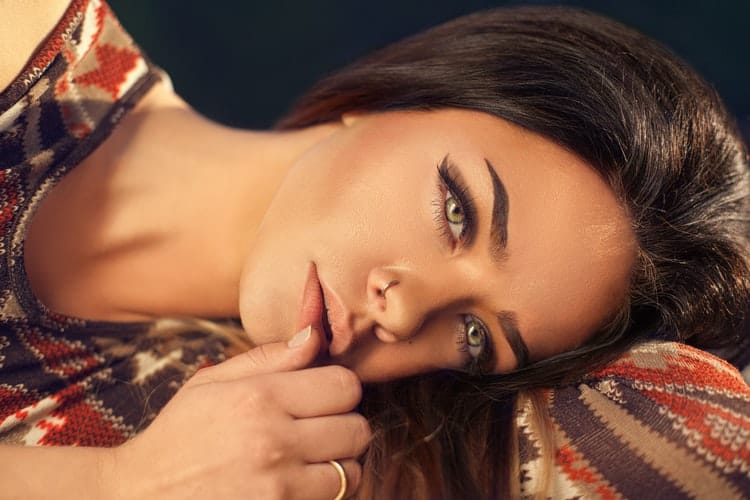 Permanent Eyebrow Makeup: Is It Right for You? | [Your Brand Name]