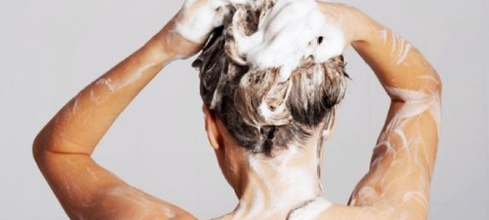 Achieve Effortless Waves: Expert Tips for Tousled Wavy Hair