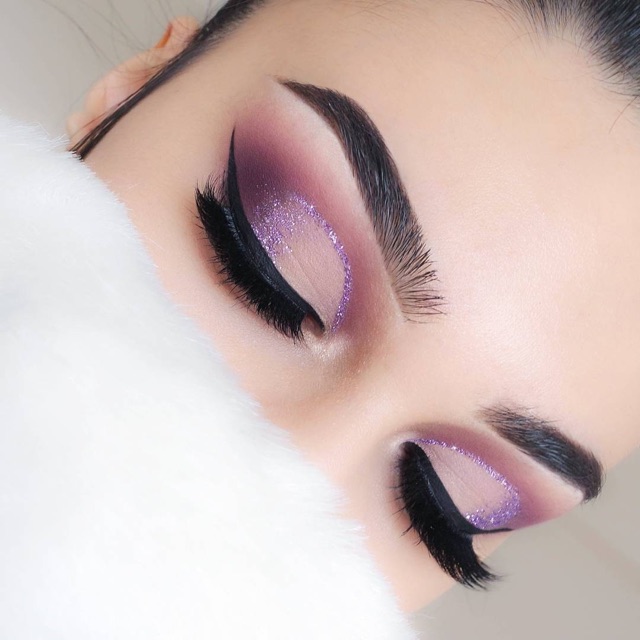 Glitter Eyeliner: Stunning Looks, Expert Tips & Tutorials