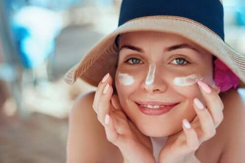 Natural Relief for Sunburn: Soothe and Heal Your Face