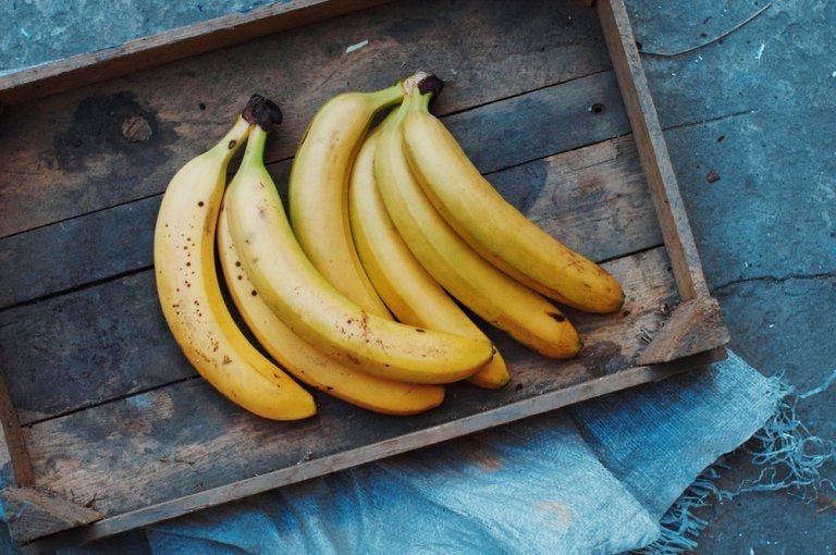 5 DIY Banana Masks for Radiant Skin & Healthy Hair