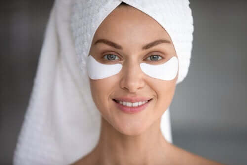 Effective Essential Oils for Reducing Under-Eye Bags | Expert Advice
