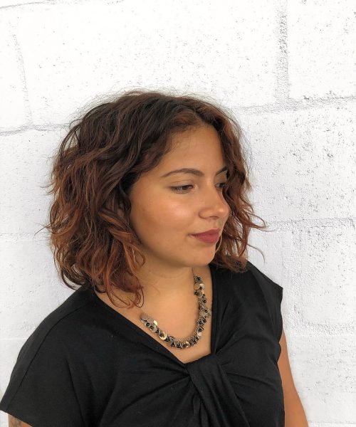 Best Short Hairstyles for Round Faces: 2024 Trends & Styles