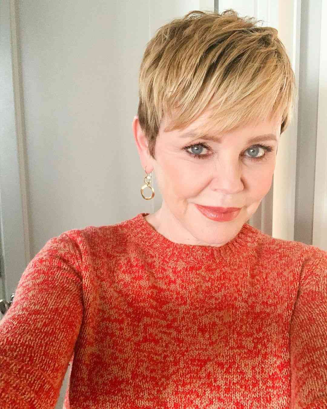 Stylish Short Haircuts for Women Over 60: Look Younger in 2024