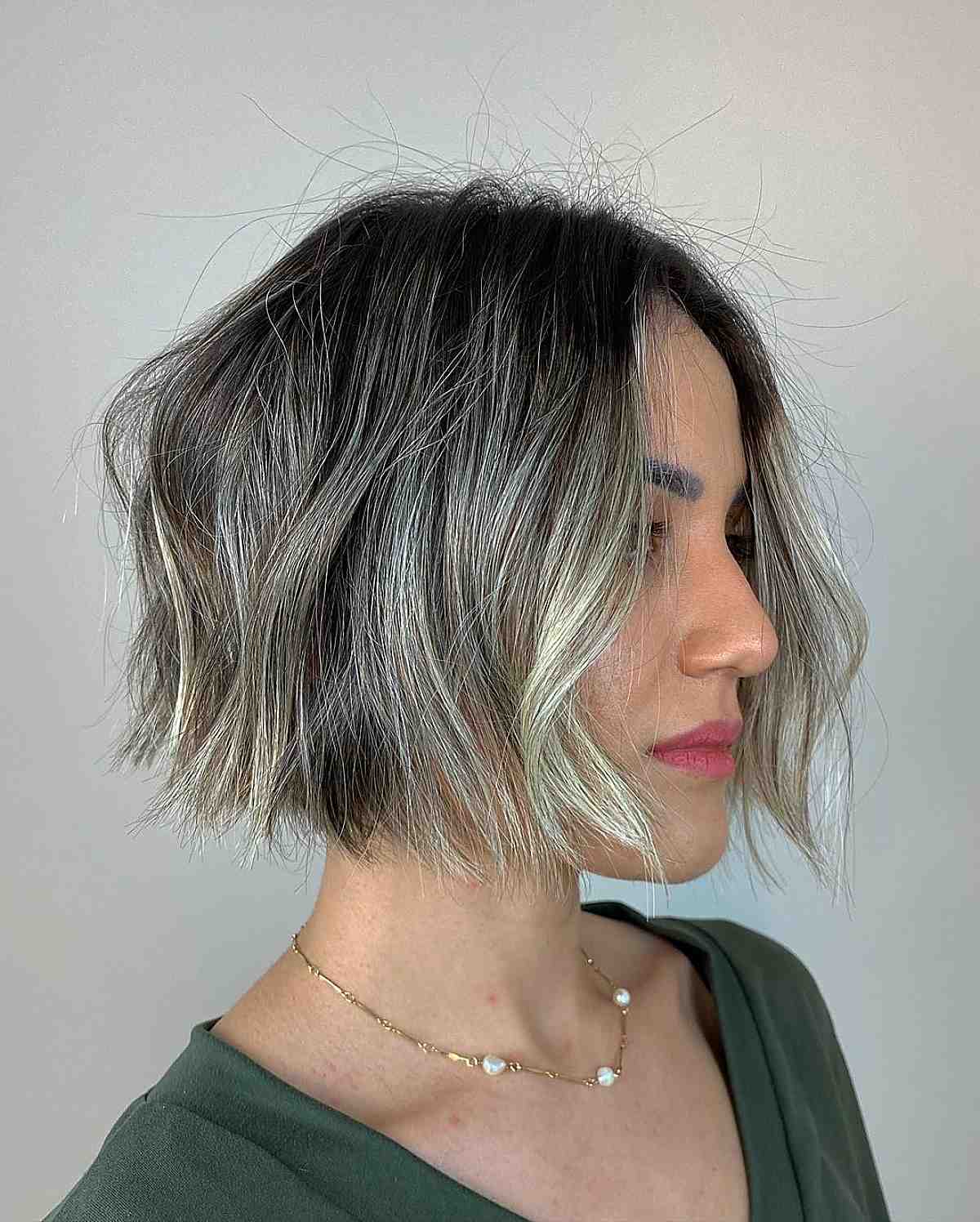 2024 Short Messy Hairstyles: Effortless & Chic | [Your Brand]