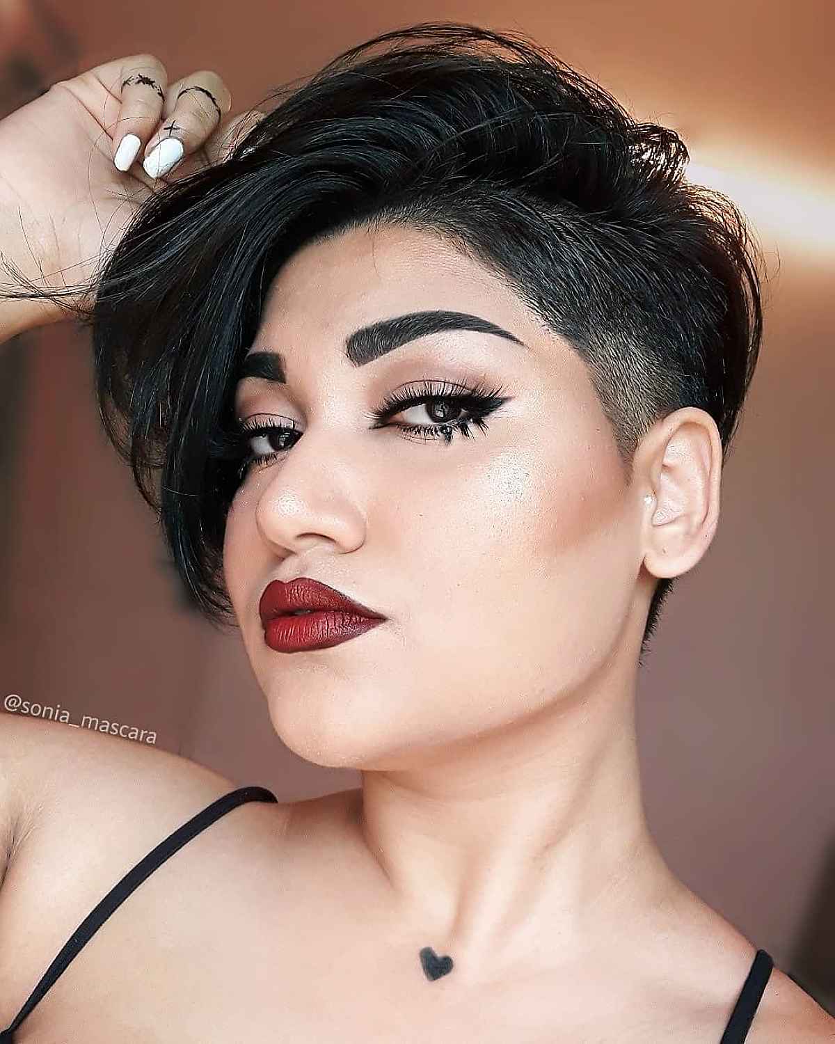Elegant Feminine Pixie Cuts: 25 Ideas for a Stylish Transformation