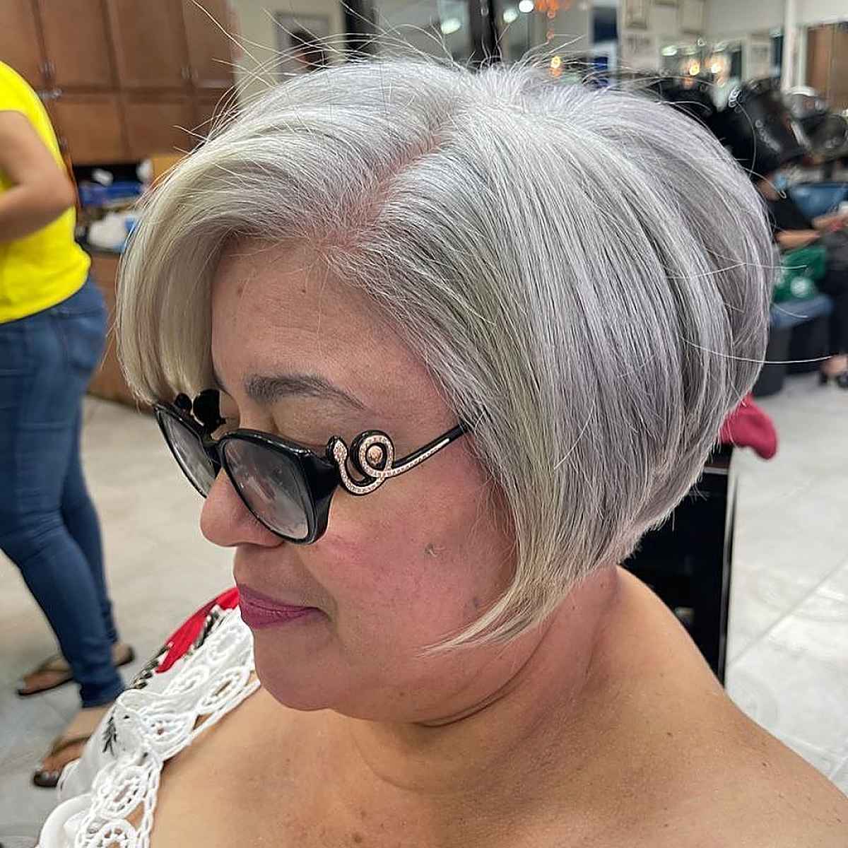 Best Wedge Haircuts for Women Over 60: Stylish & Age-Defying