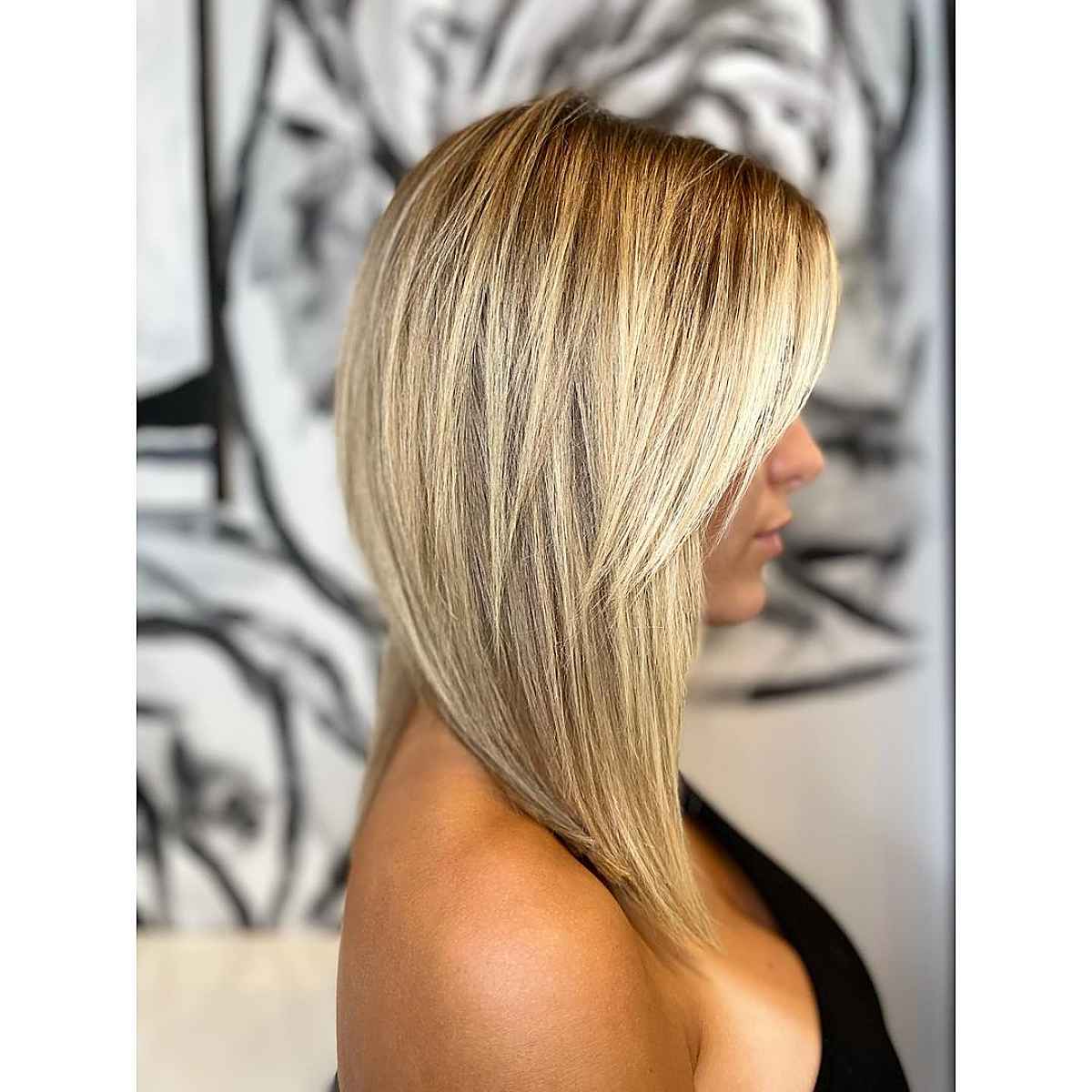 Medium-Length Layered Haircuts: Styles & Trends for 2024