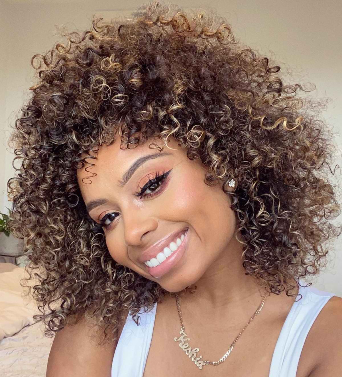 Shoulder-Length Curly Haircuts & Styles: 37 Ideas for 2024