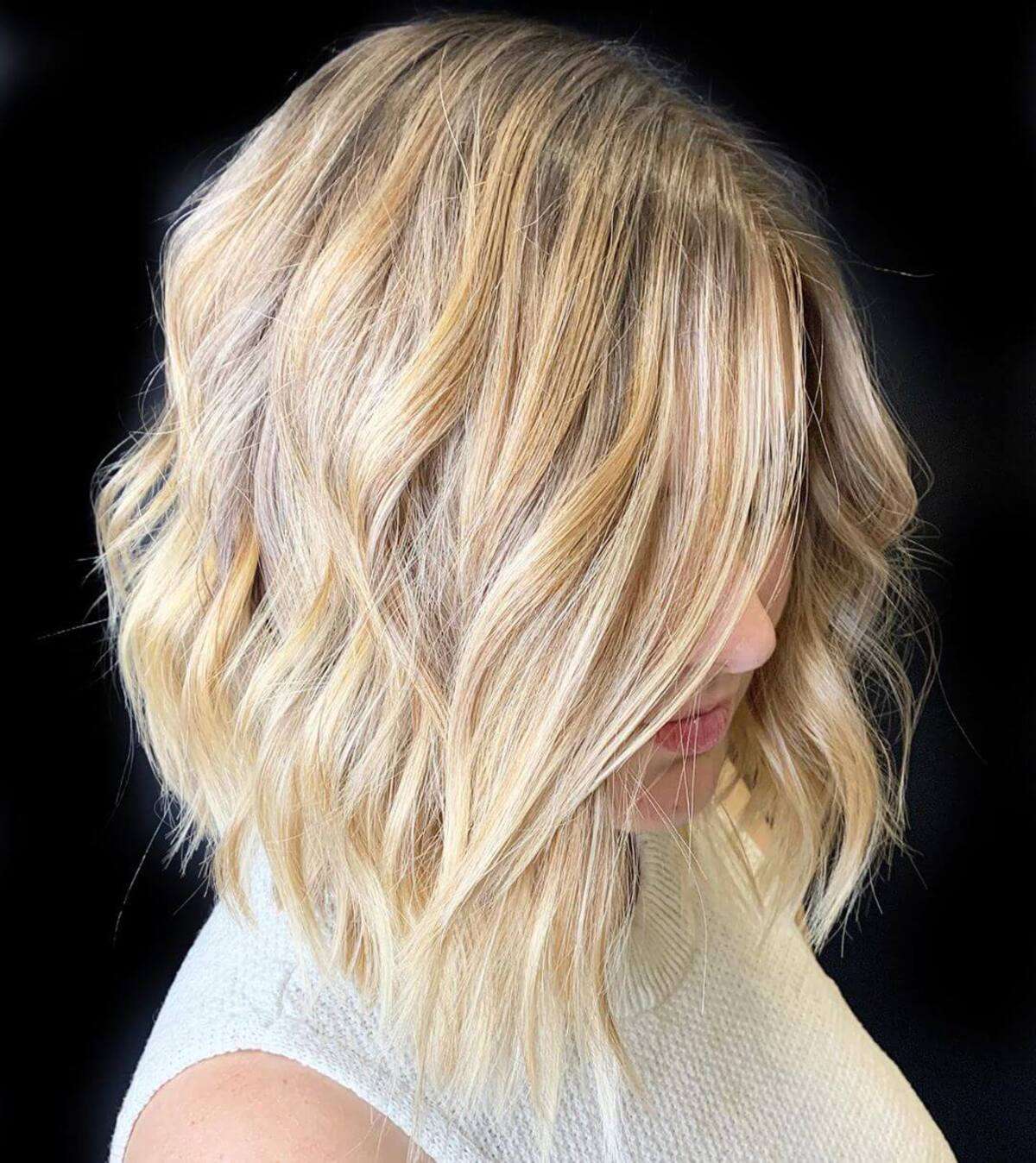 Medium Inverted Bob Haircuts: 24 Stylish Ideas for 2024