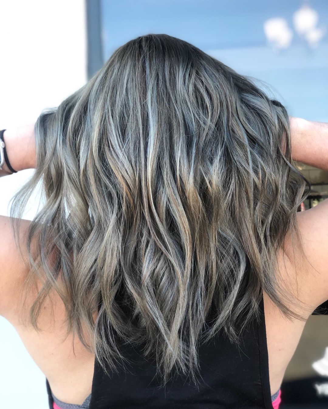 Dark Brown Hair with Blonde Highlights: Stunning Ideas & Inspiration
