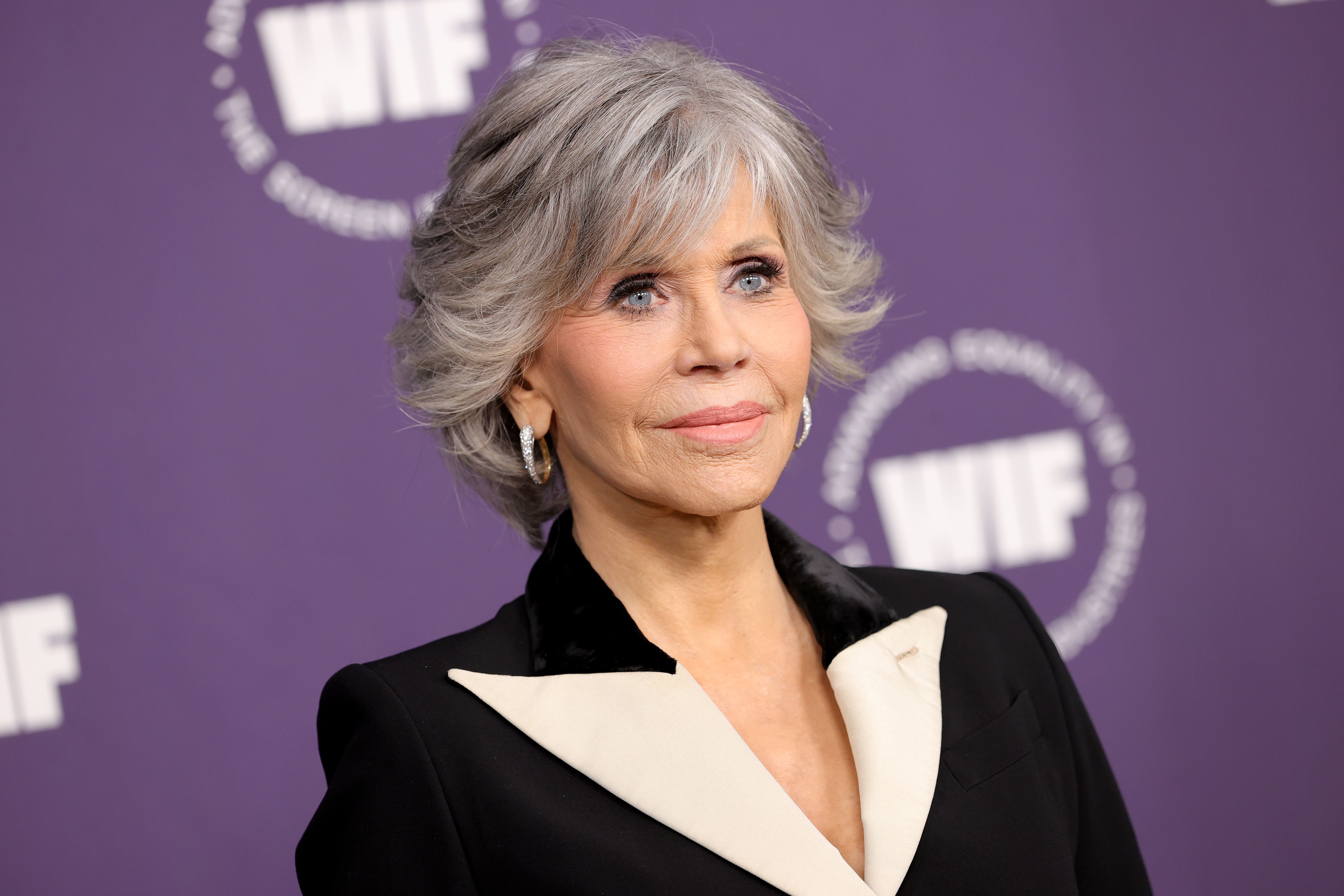 Jane Fonda s Favorite Anti-Aging Serum is on Sale for Cyber Monday