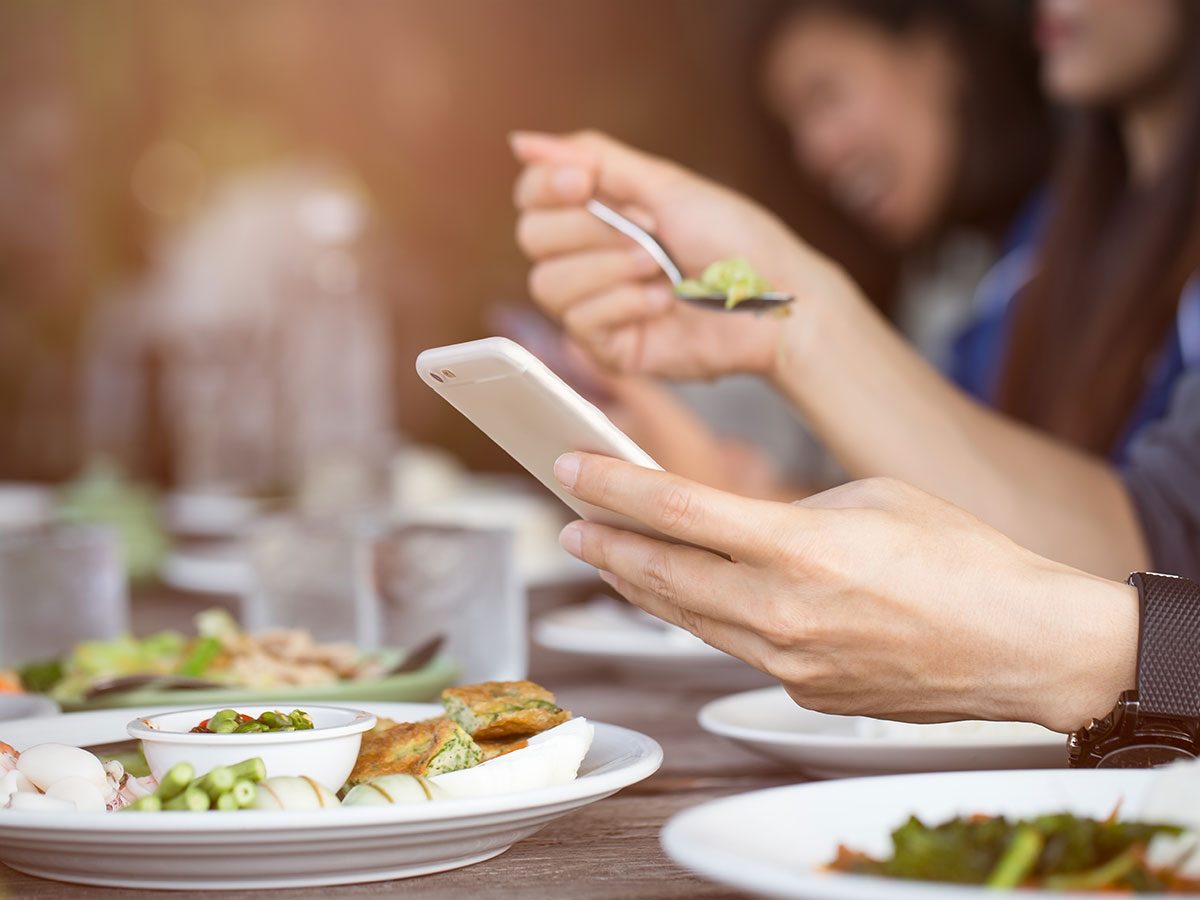 Mindful Eating: 15 Tips to Reduce Food Intake & Increase Satisfaction
