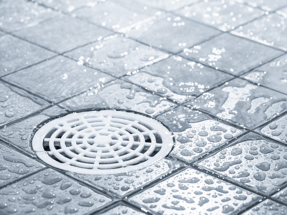 Effective Bathroom Cleaning: Simple Tips & Tricks
