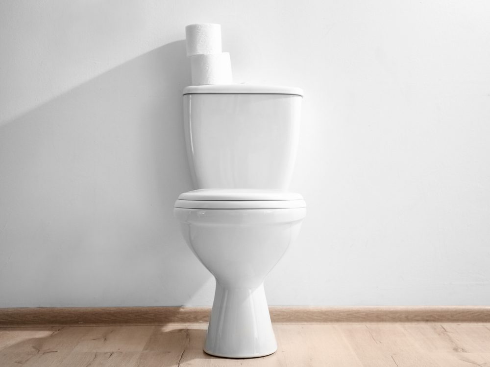 Effective Bathroom Cleaning: Simple Tips & Tricks