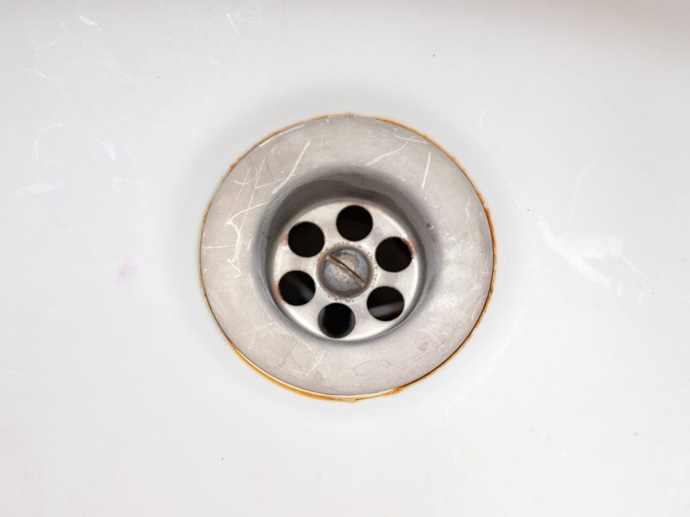 Effective Bathroom Cleaning: Simple Tips & Tricks