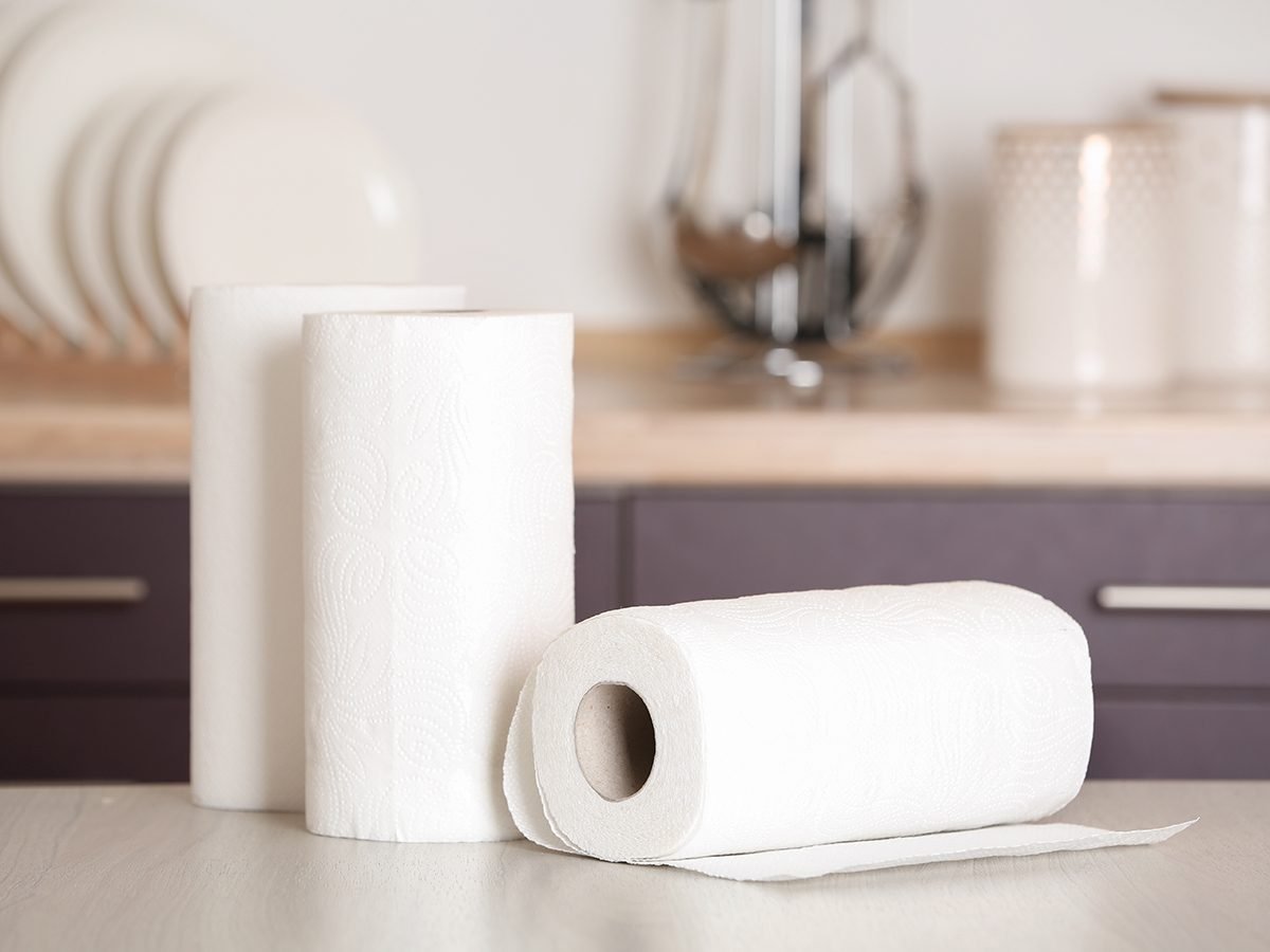 12 Things You Should NEVER Clean With Paper Towels | Cleaning Tips