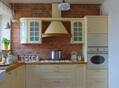Declutter Your Home: 5 Simple Tips for a Clutter-Free Space