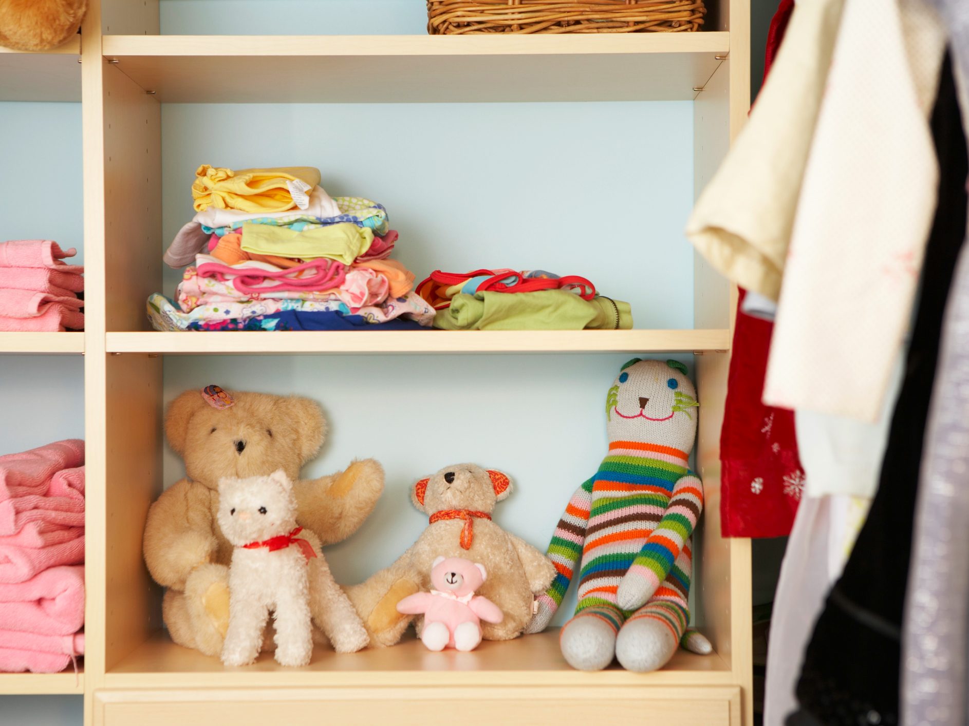 Declutter Your Closet: 14 Expert Tips for a Spacious Wardrobe