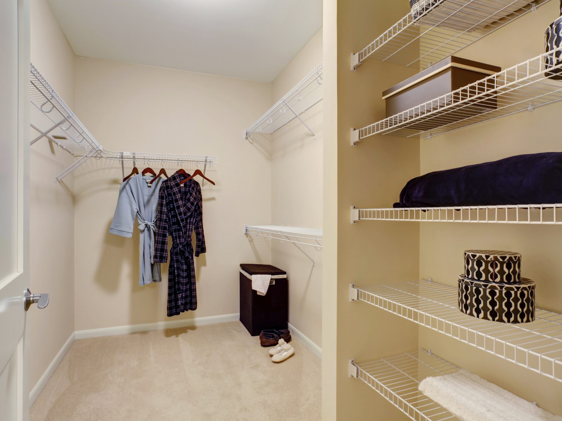 Declutter Your Closet: 14 Expert Tips for a Spacious Wardrobe