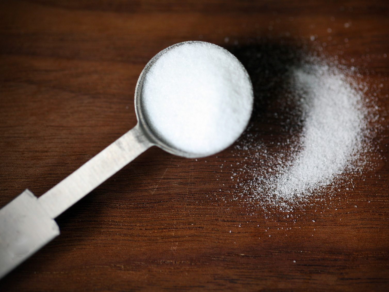 Eliminate Kitchen Odors: 9 Effective DIY Solutions
