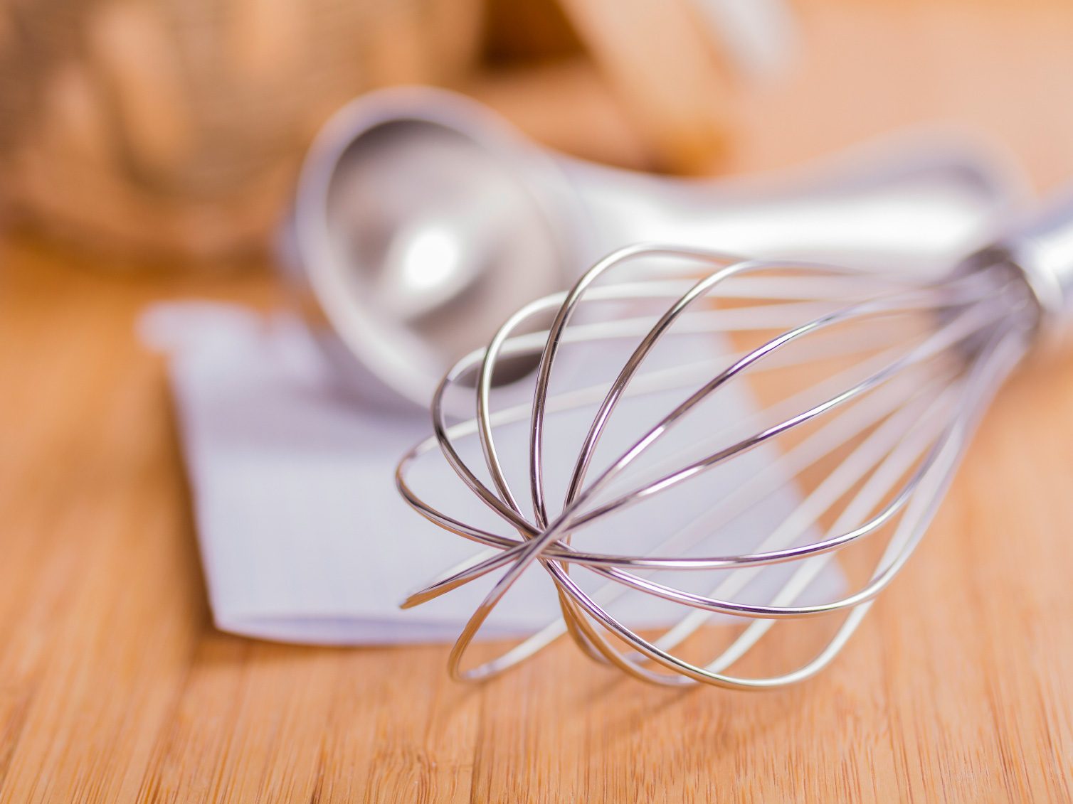 Eliminate Kitchen Odors: 9 Effective DIY Solutions