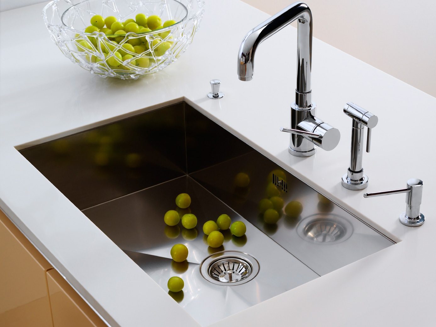 Expert Kitchen Cleaning: 7 Simple Tips for a Sparkling Home
