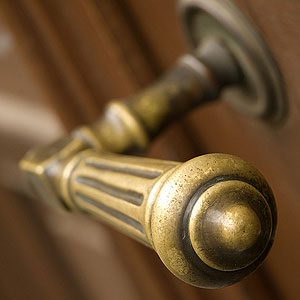 Streak-Free Mirrors: Effective DIY Cleaning Tips