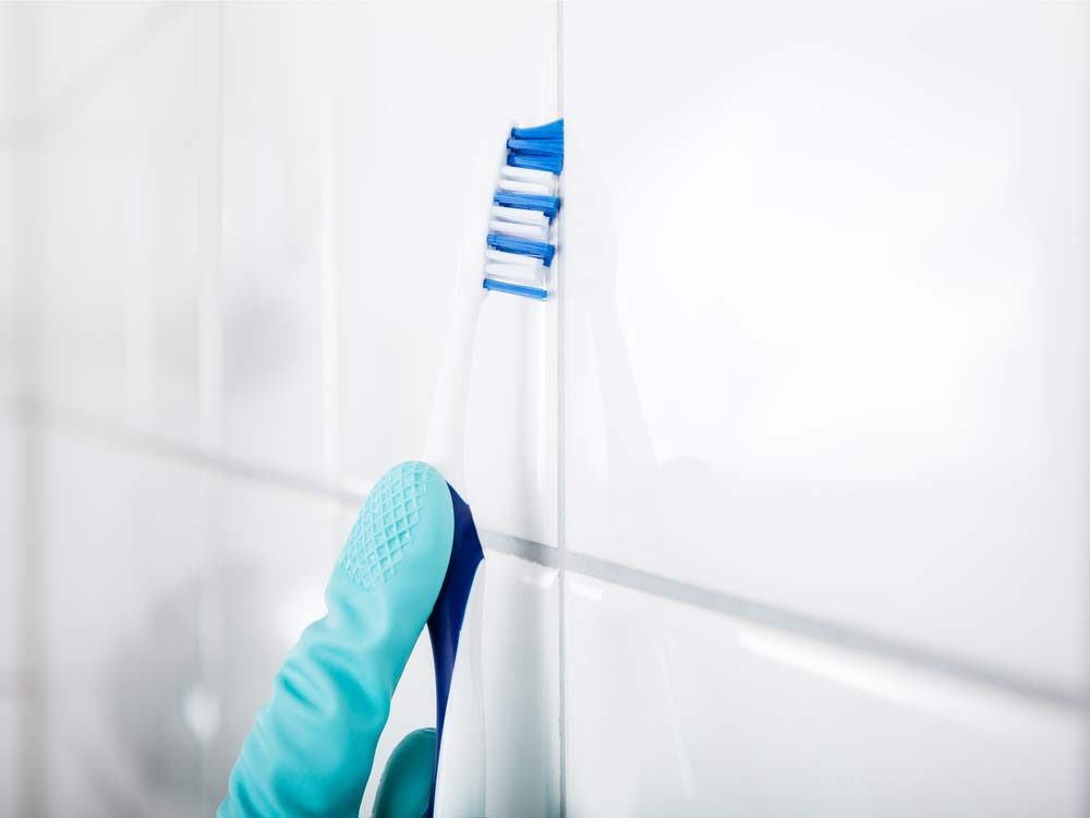 Uncommon Uses for Toothbrushes: 20 Cleaning Hacks